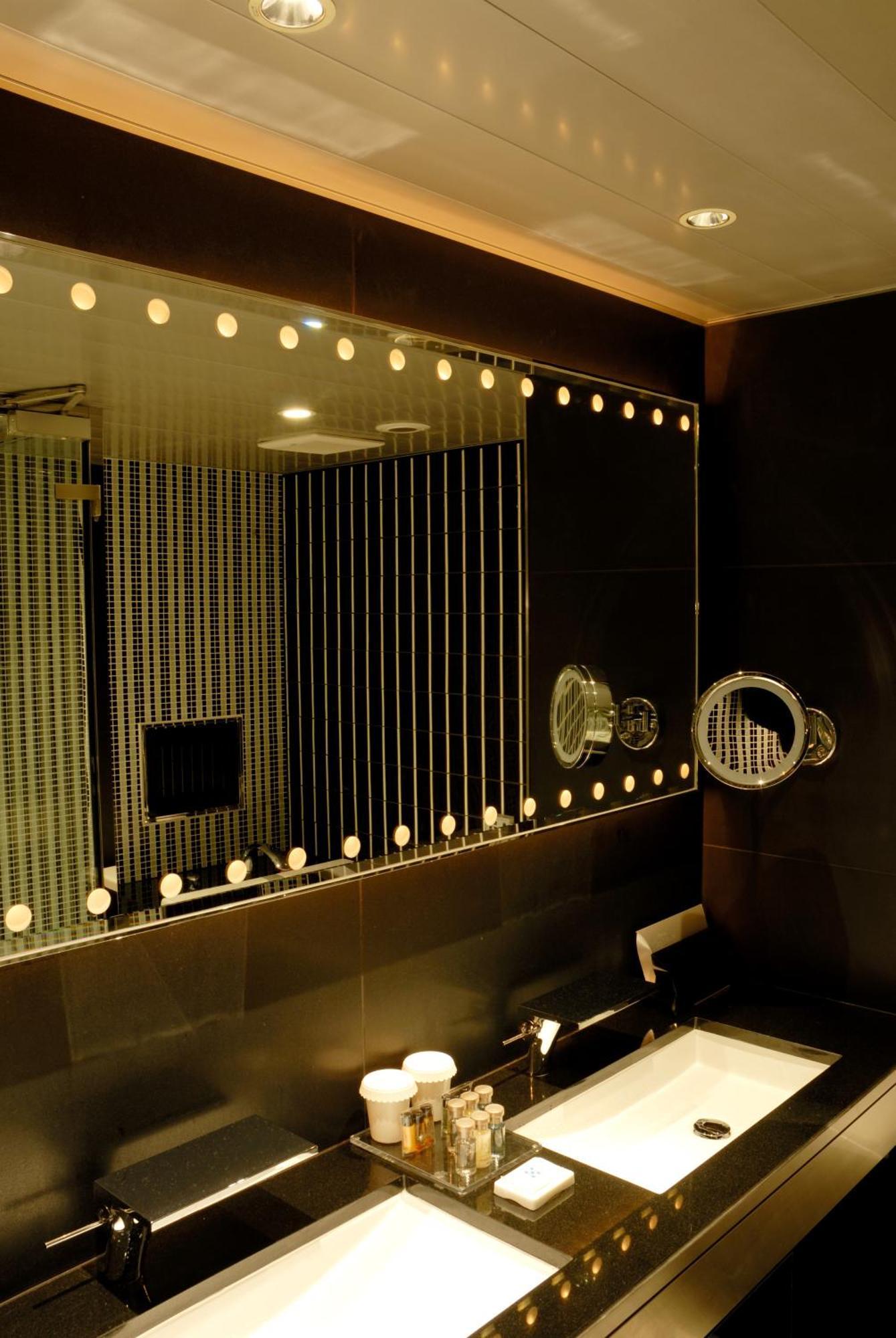 Hotel The Glanz Токио Екстериор снимка